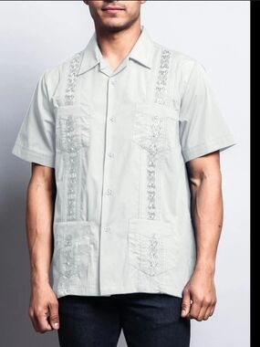 ivory ella Men's Short-Sleeve Embroidered Guayabera Shirt - Light Cream